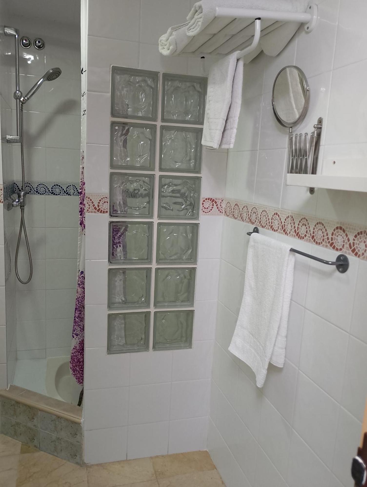 Joy Beach Hostel Torremolinos